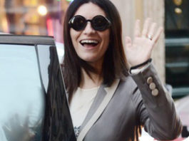 Laura Pausini occhiali Giorgio Armani