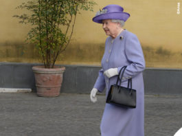 Regina Elisabetta abito cappotto Stewart Parvin cappello Rachel Trevor-Morgan