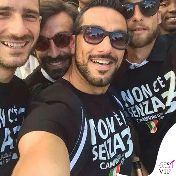 Leonardo Bonucci Andrea Pirlo Fabio Quagliarella Claudio Marchisio Juventus t-shirt campioni d'italia 13-14