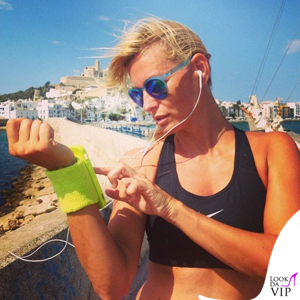 Federica runner multicolor a Ibiza Look da Vip