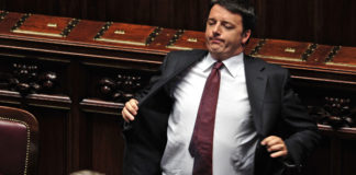 Matteo Renzi cravatta Giorgio Armani (0a)