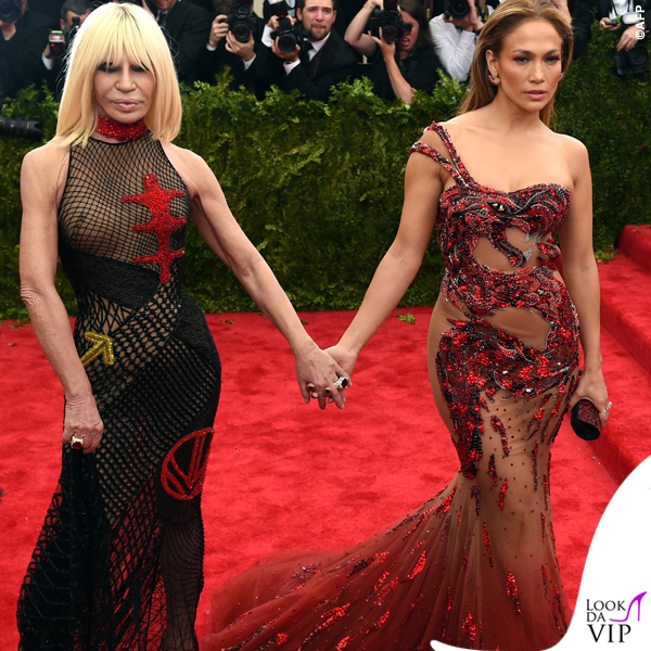 Donatella Versace Jennifer Lopez Met Gala 2015 abiti Versace