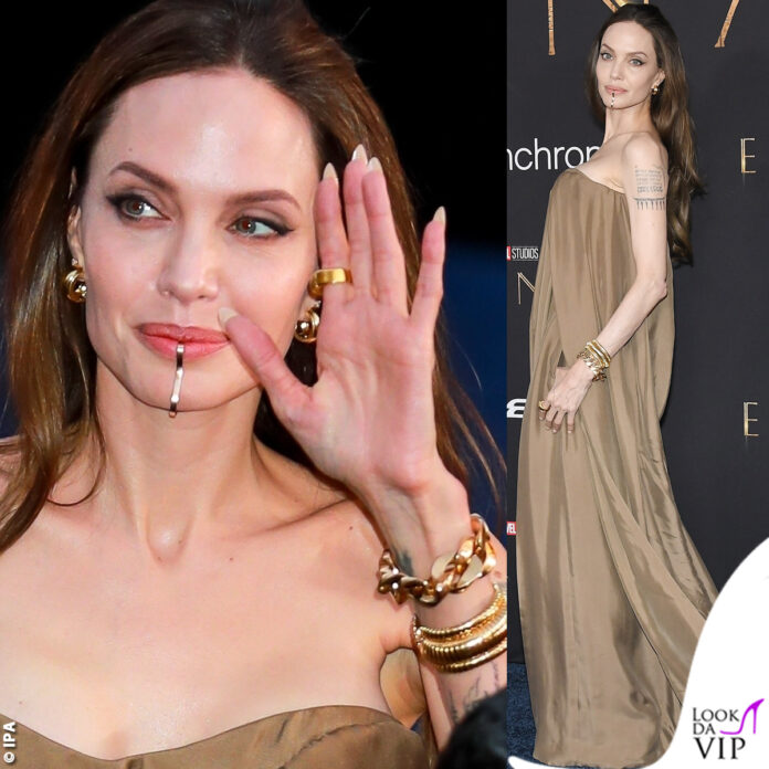 Angelina Jolie The Eternals abito Balmain chin cuff Nina Berenato gioiello mento