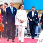 Alexandra di Lussemburgo Nicolas Bagory matrimonio civile cappa Valentino borsa Chanel orecchini diamanti
