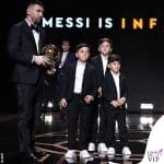 Lionel Messi in Louis Vuitton ritira il Pallone d'Oro