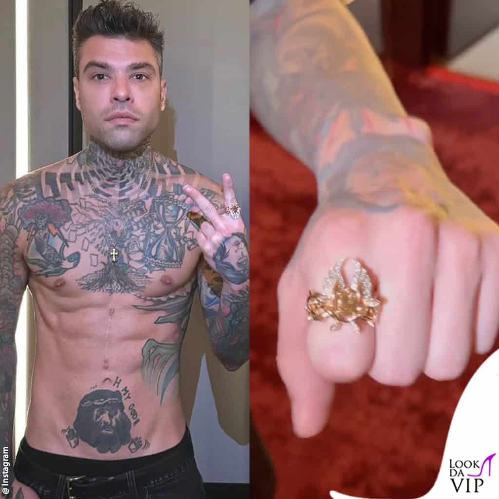 Fedez mostra il nuovo gioiello: il suo divorce ring è l'anello Two-Sided Soul by Alessandro Bernini