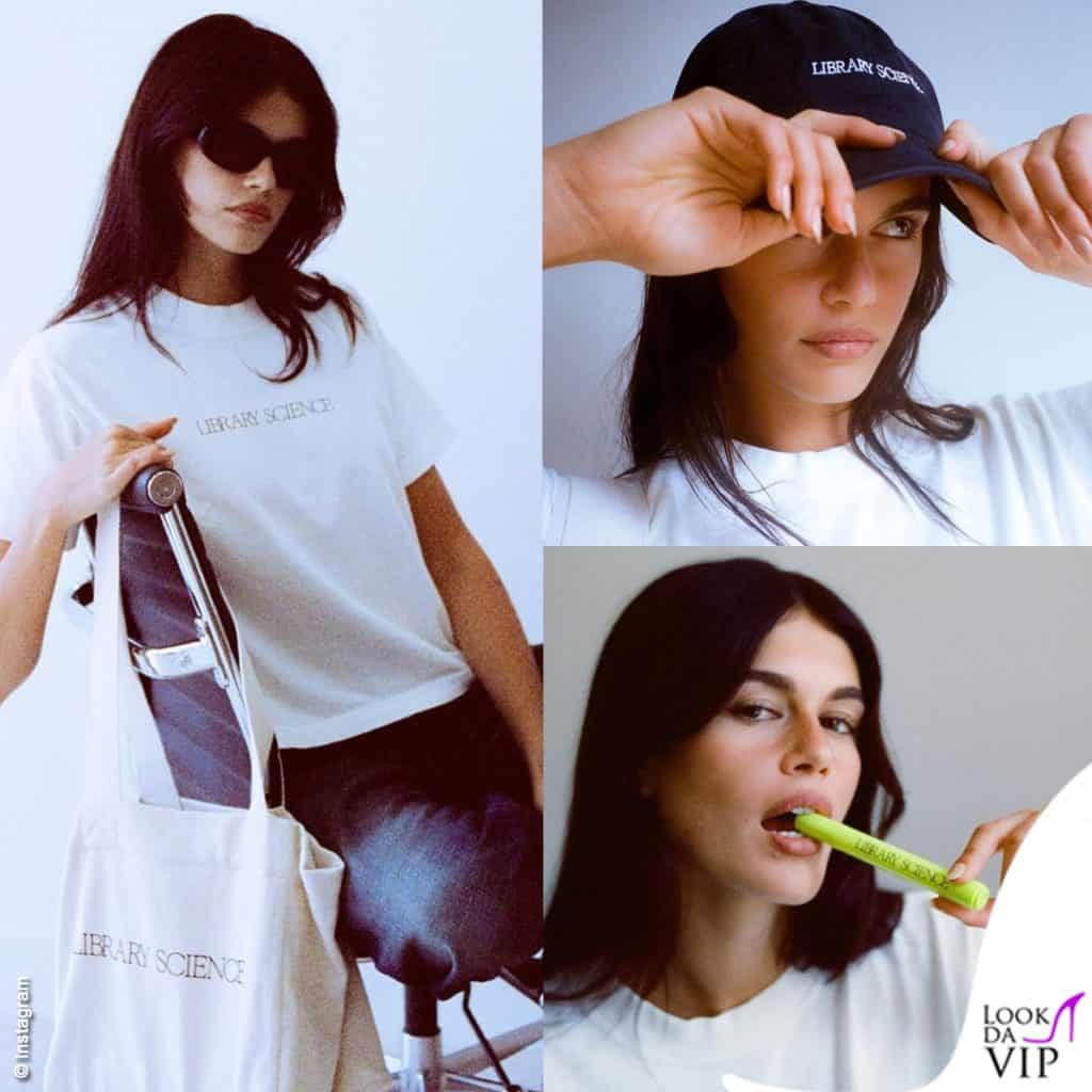 Kaia Gerber t-shirt cappellino tote bag evidenziatore Library Science 0