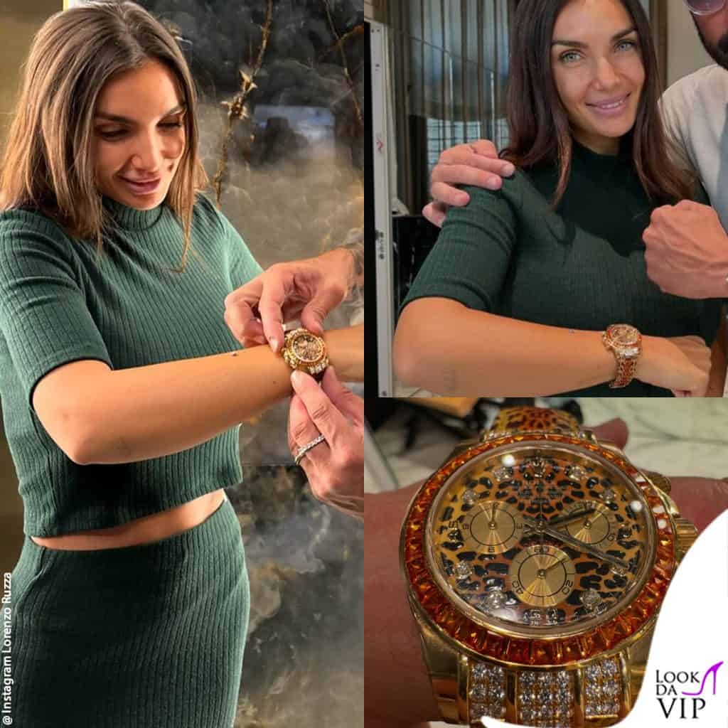 Elettra Lamborghini mostra il nuovo orologio con la leopardanza