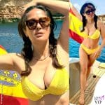 Salma Hayek bikini ricrescita