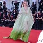 Venezia 81, I look delle star sul red carpet